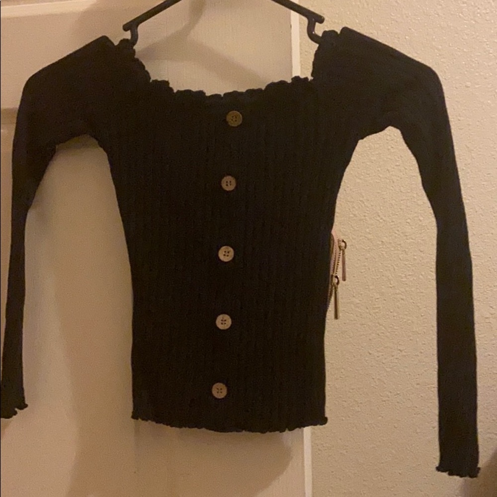 black off the shoulder crop top